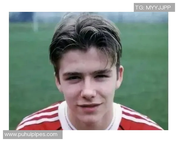 光头足球明星11号的传奇人生与赛场风采揭秘