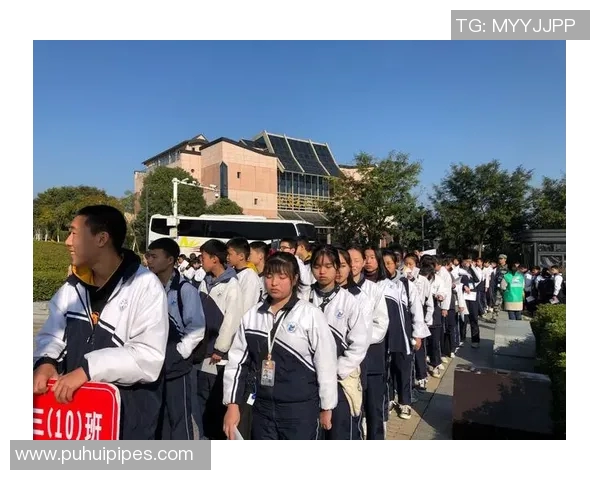 康图纳足球明星的传奇之路与辉煌成就全解析