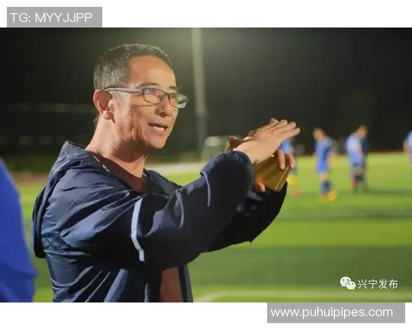 永潮足球明星卡引领球迷热潮助力年轻球员梦想成真