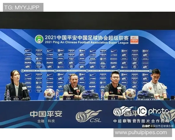 武汉足球队在邀请赛中的灵活性展现与战术创新分析 武汉足球队在邀请赛中的灵活性展现与战术创新分析